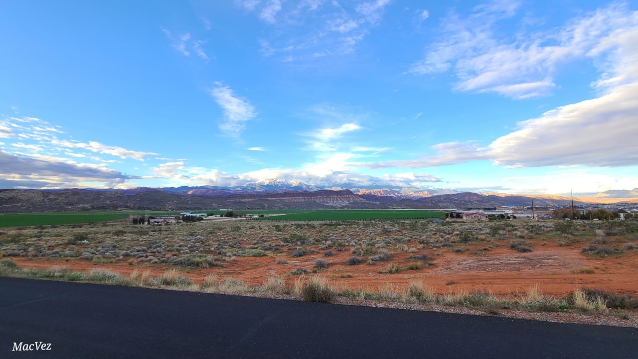 5165 W 1930  S Hurricane, UT 84737 home for sale, MLS#25-267321 - Erika Rogers Photo 2