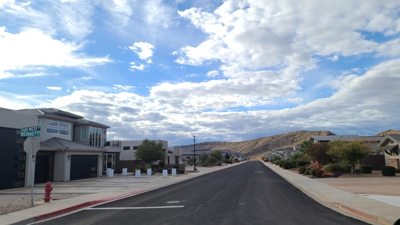 5165 W 1930  S Hurricane, UT 84737 home for sale, MLS#25-267321 - Erika Rogers Photo 3