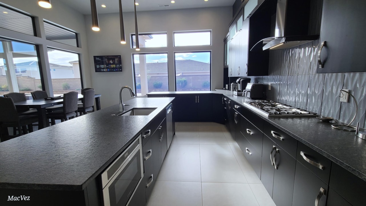 5165 W 1930  S Hurricane, UT 84737 home for sale, MLS#25-267321 - Erika Rogers Photo 20