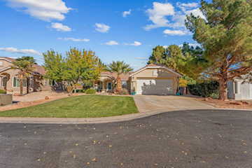 375 E 615  S Ivins, UT 84738 home for sale, MLS#25-267705 - Erika Rogers Photo 4