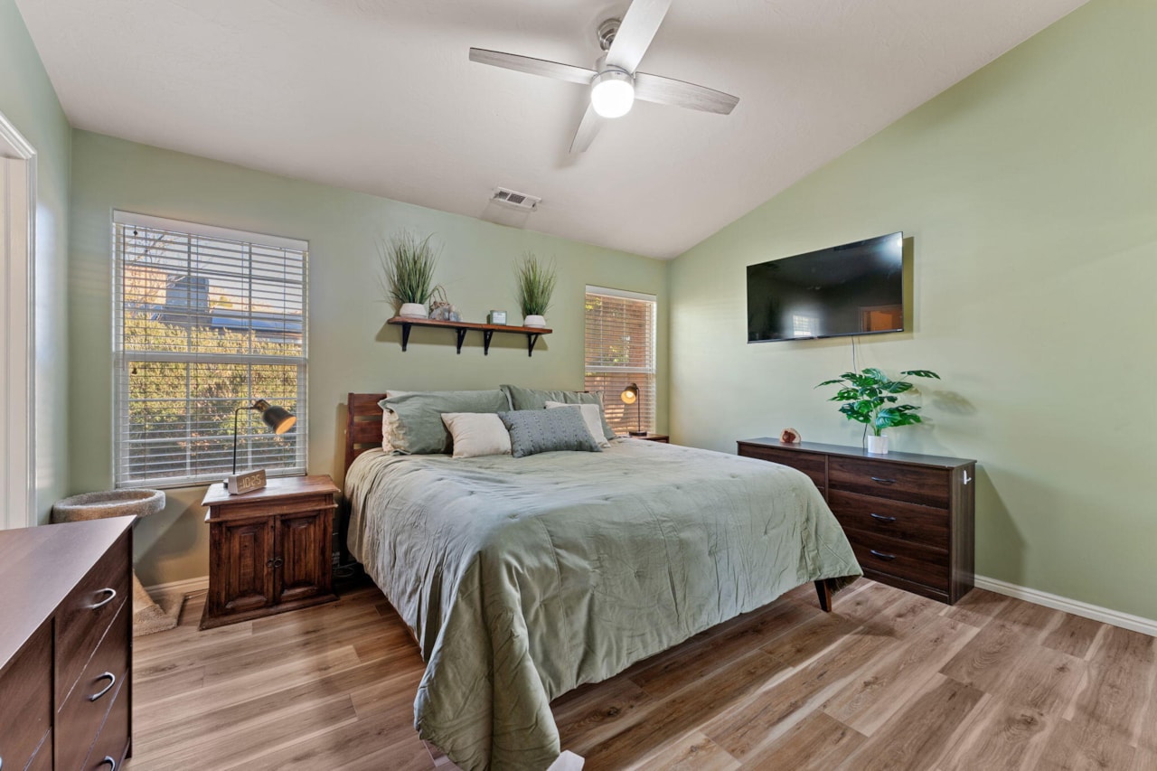 375 E 615  S Ivins, UT 84738 home for sale, MLS#25-267705 - Erika Rogers Photo 16