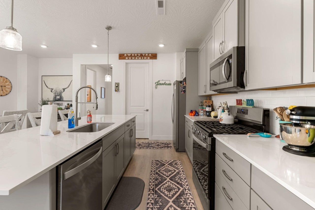 756 W Owen DR St George, UT 84790 home for sale, MLS#25-267708 - Erika Rogers Photo 14