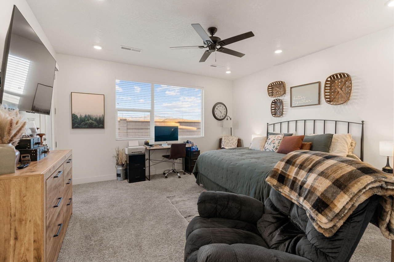 756 W Owen DR St George, UT 84790 home for sale, MLS#25-267708 - Erika Rogers Photo 20