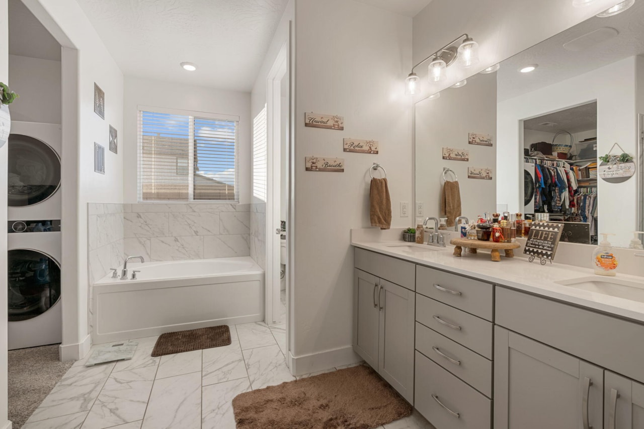 756 W Owen DR St George, UT 84790 home for sale, MLS#25-267708 - Erika Rogers Photo 23