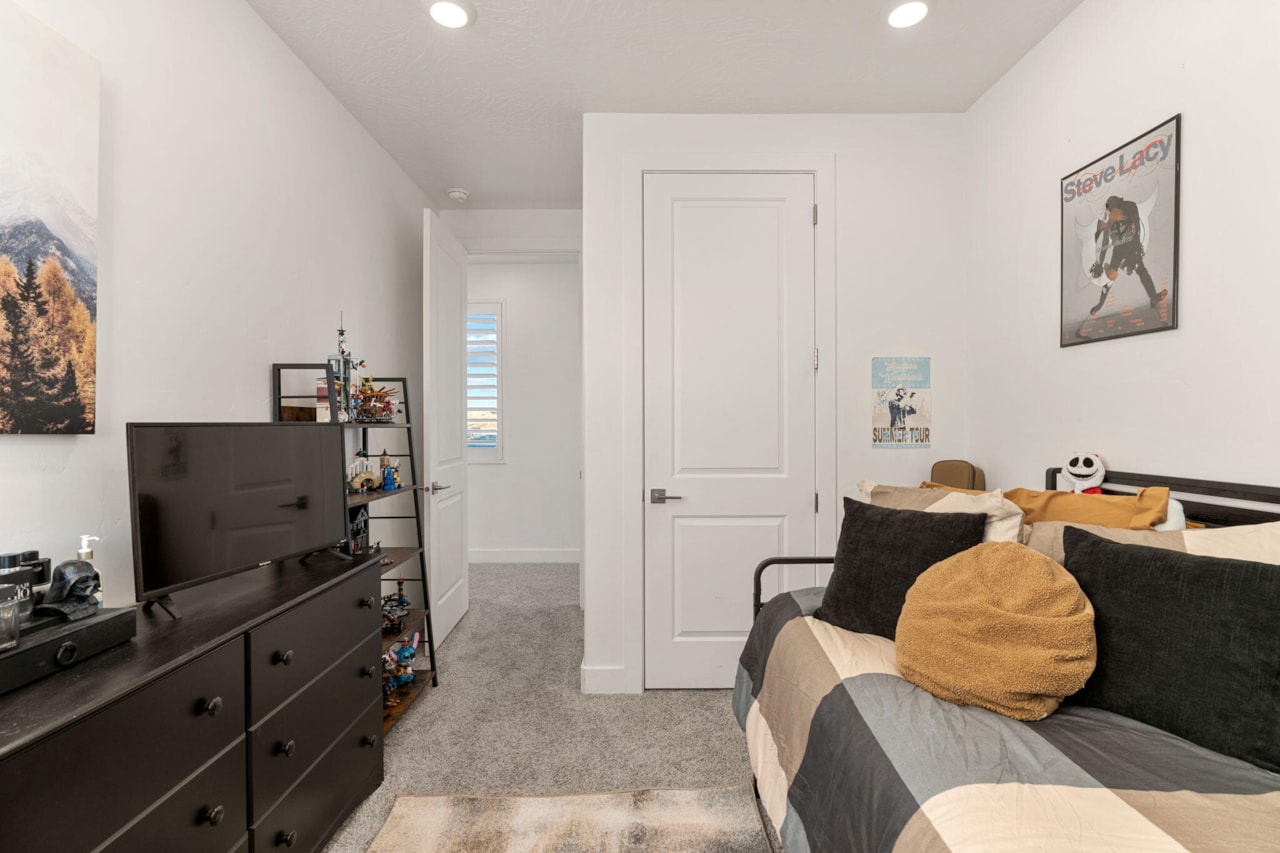 756 W Owen DR St George, UT 84790 home for sale, MLS#25-267708 - Erika Rogers Photo 31