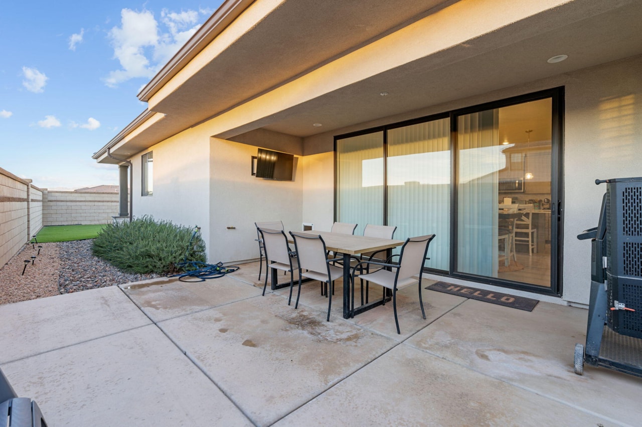 756 W Owen DR St George, UT 84790 home for sale, MLS#25-267708 - Erika Rogers Photo 40