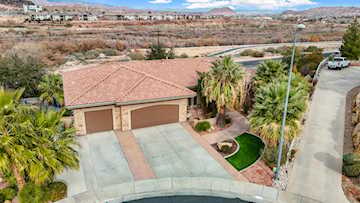 1839 E Boulder Springs CIR St George, UT 84790 home for sale, MLS#25-267724 - Erika Rogers Photo 4