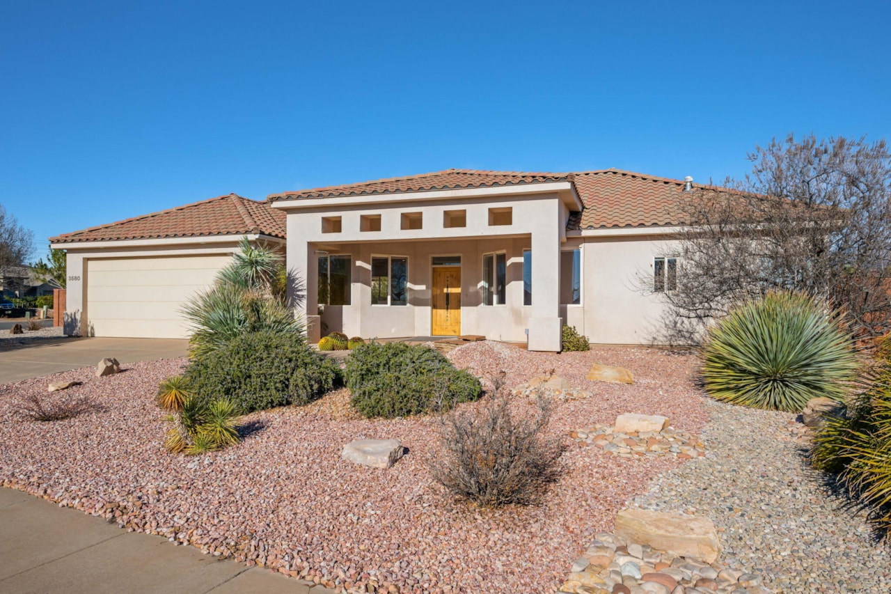 3580 Windmill DR Santa Clara, UT 84765 home for sale, MLS#25-267728 - Erika Rogers Photo 3