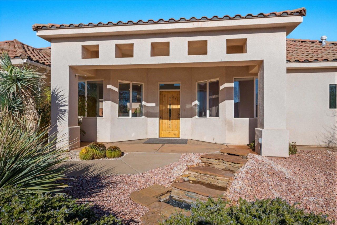 3580 Windmill DR Santa Clara, UT 84765 home for sale, MLS#25-267728 - Erika Rogers Photo 5