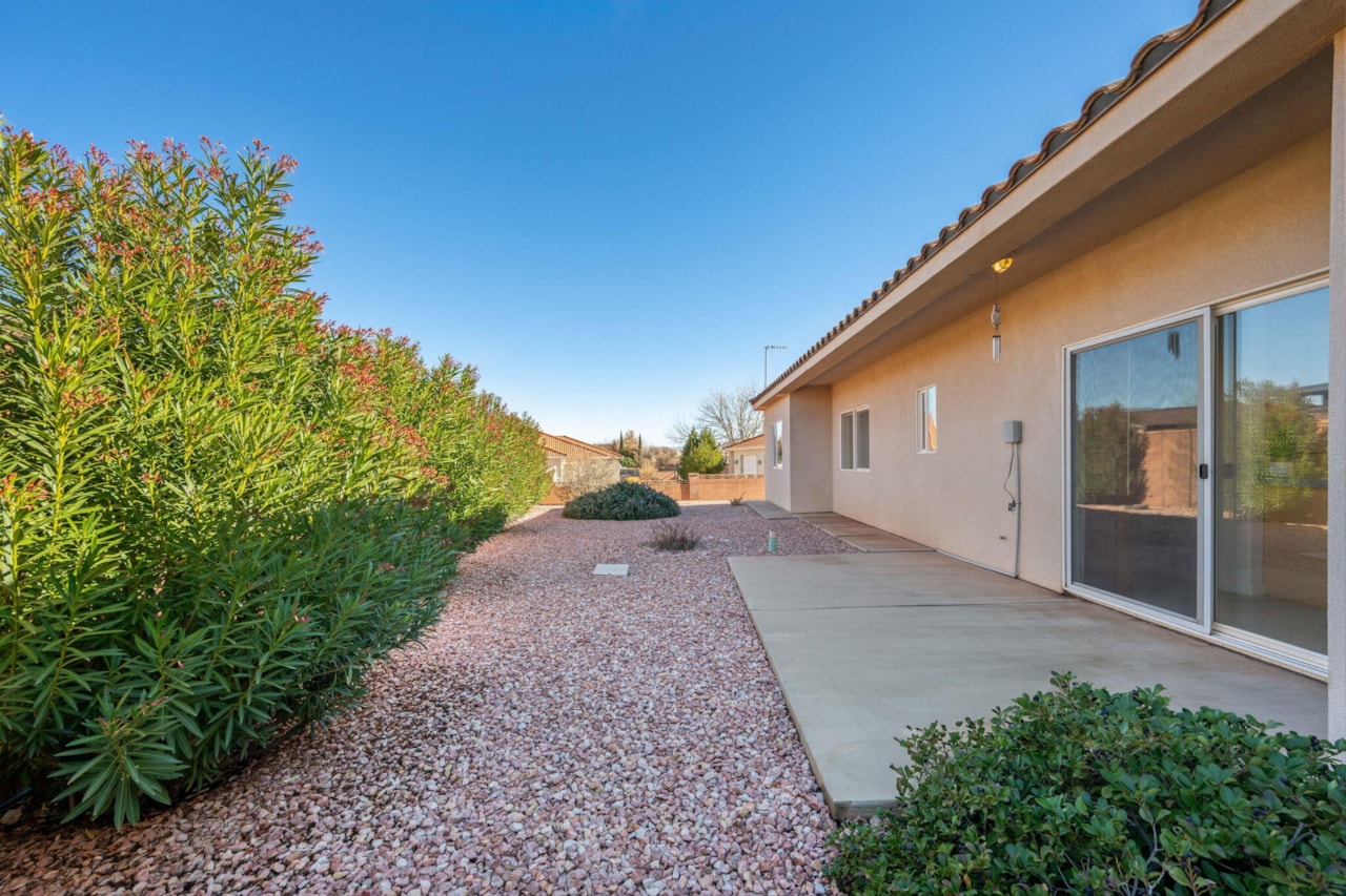 3580 Windmill DR Santa Clara, UT 84765 home for sale, MLS#25-267728 - Erika Rogers Photo 32