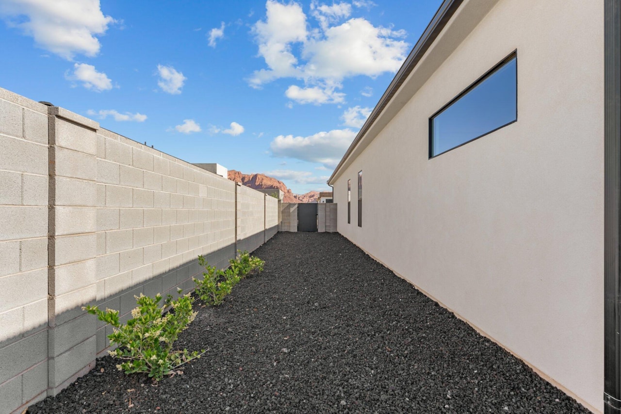 3365 Pharoah Way Way Santa Clara, UT 84765 home for sale, MLS#26-267728 - Erika Rogers Photo 40