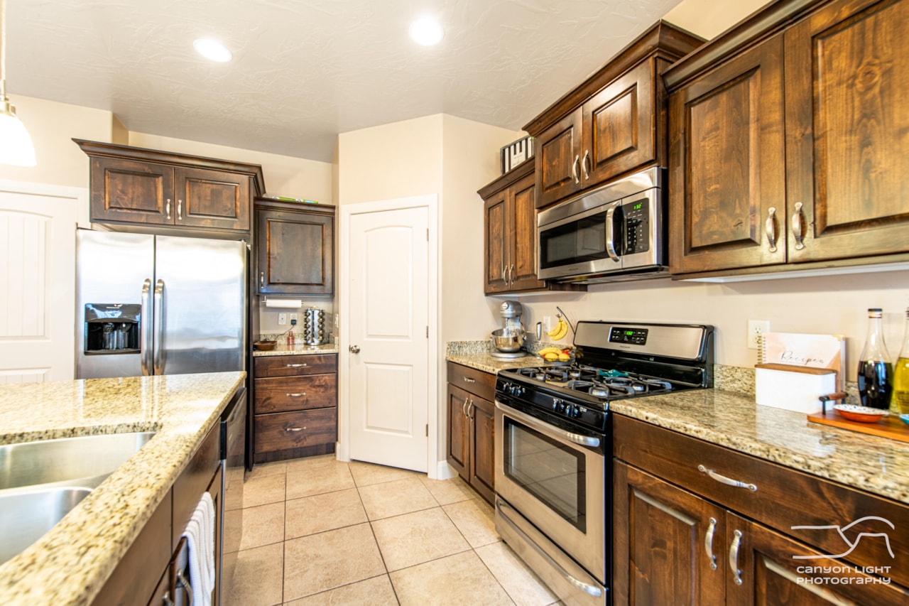 3422 W 90  N Hurricane, UT 84737 home for sale, MLS#26-267784 - Erika Rogers Photo 9